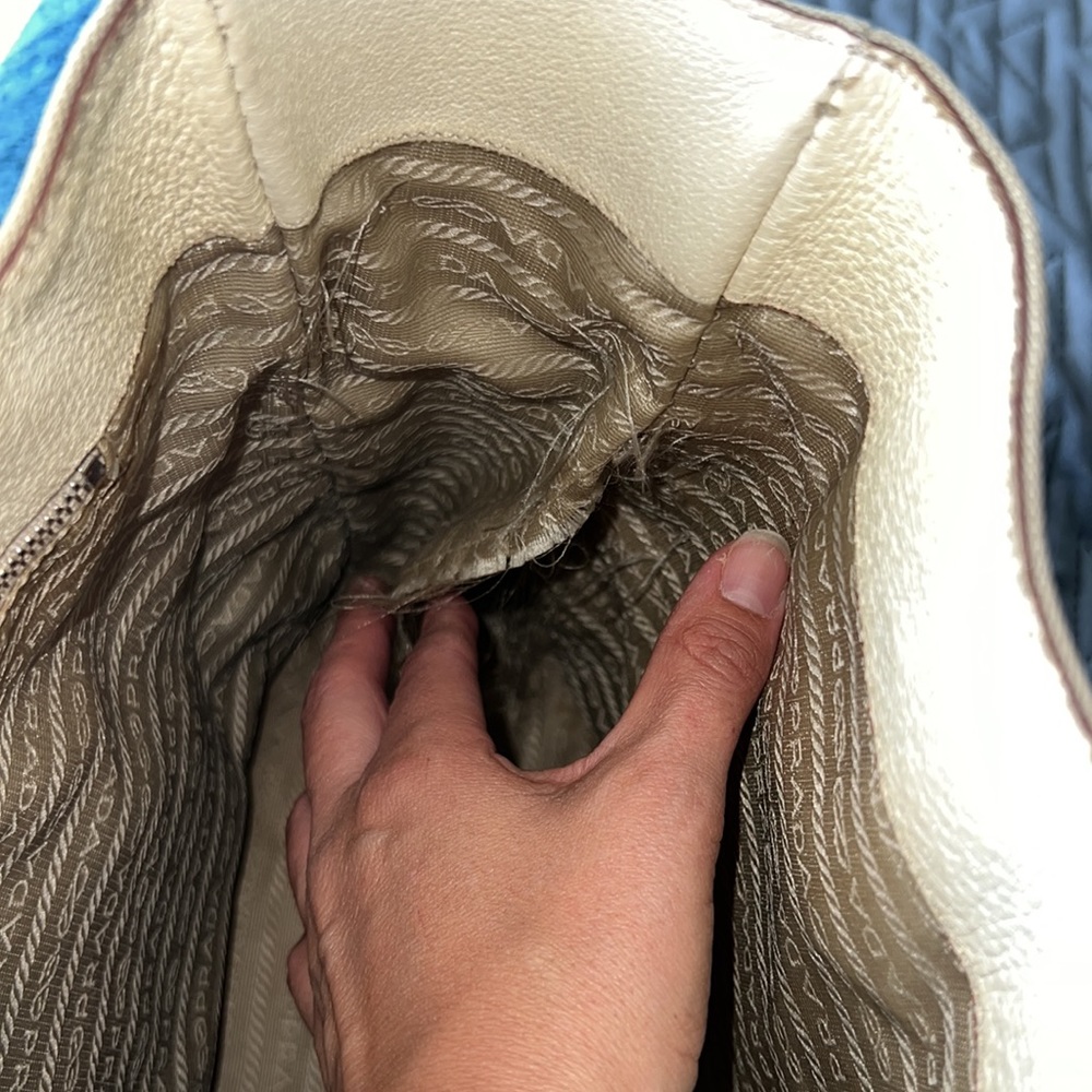 PRADA tote - Picture 12 of 17